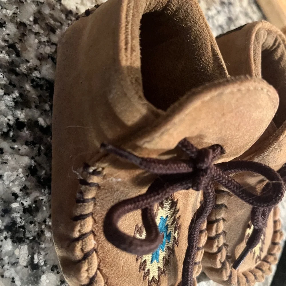 DBL Barrel Kid’s Moccasins toddler Size 4